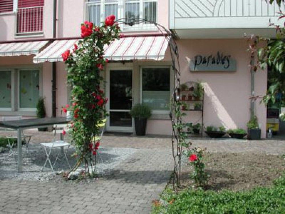 Paradies Dorflädeli