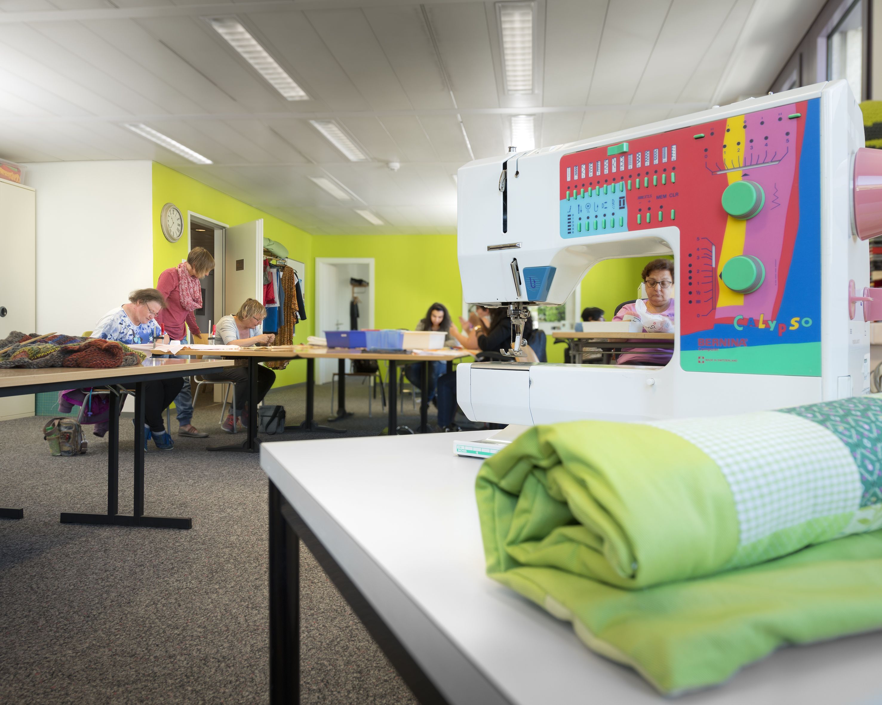 Tageszentrum Textil, Sitten