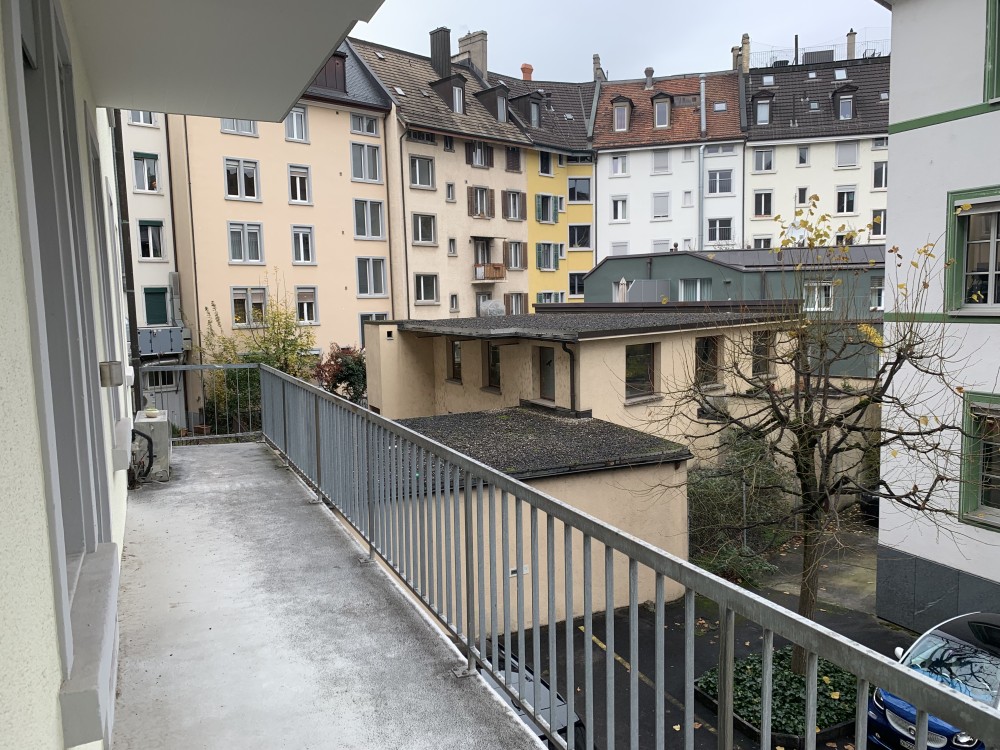 Wöchentlicher Besuch einer Fachperson in der eigenen Wohnung in der Stadt Zürich