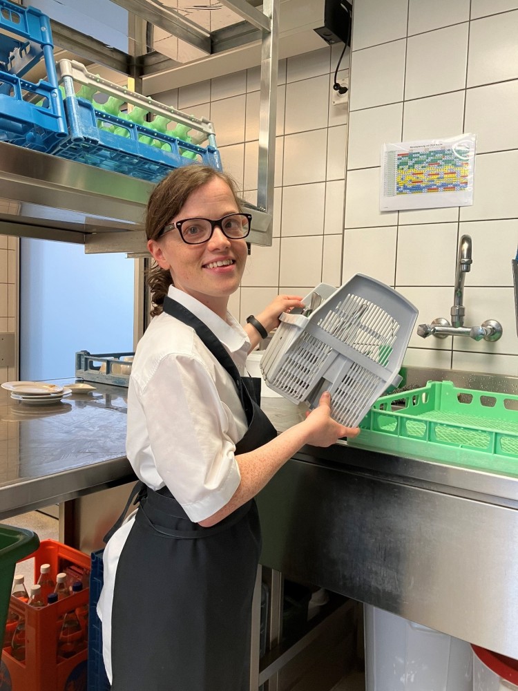 Mitarbeiter/in Allrounder Abwasch & Reinigung im Gasthaus Hans im Glück in Kloten (Graswinkel)