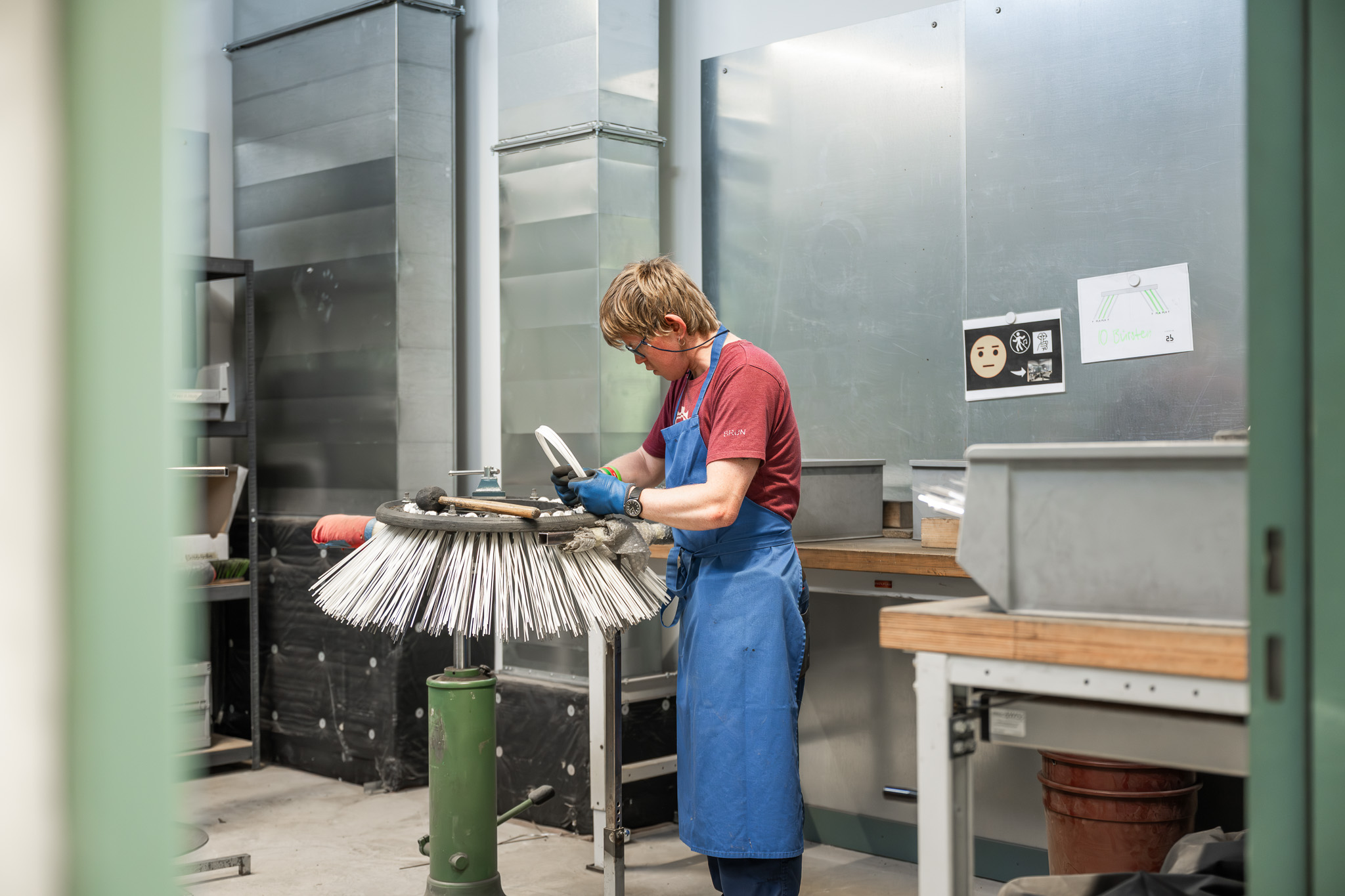 Praktiker/in PrA Industrie Fachrichtung Bürstenmanufaktur